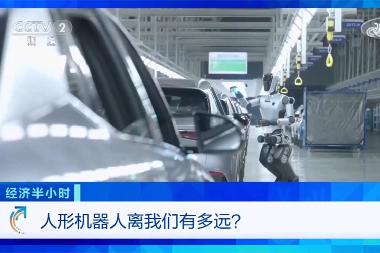 中央电视台《经济半小时》栏目对28圈体育机器人的专题报道